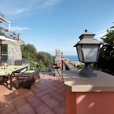 Esclusiva Terrazza Vista Porto Apartment วาราซเซ ภายนอก รูปภาพ