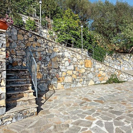 Esclusiva Terrazza Vista Porto Apartment วาราซเซ ภายนอก รูปภาพ