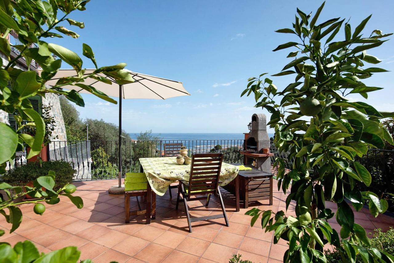 Esclusiva Terrazza Vista Porto Apartment วาราซเซ ภายนอก รูปภาพ