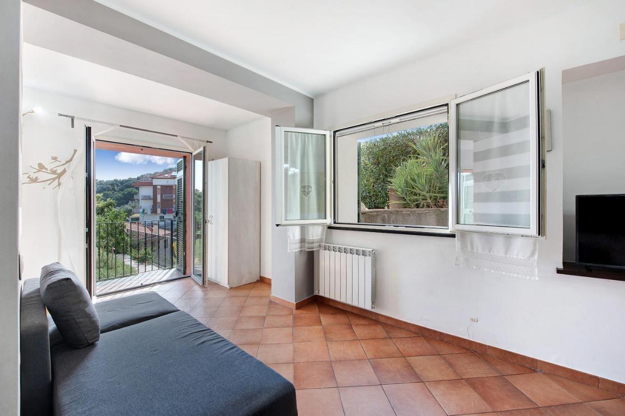 Esclusiva Terrazza Vista Porto Apartment วาราซเซ ภายนอก รูปภาพ