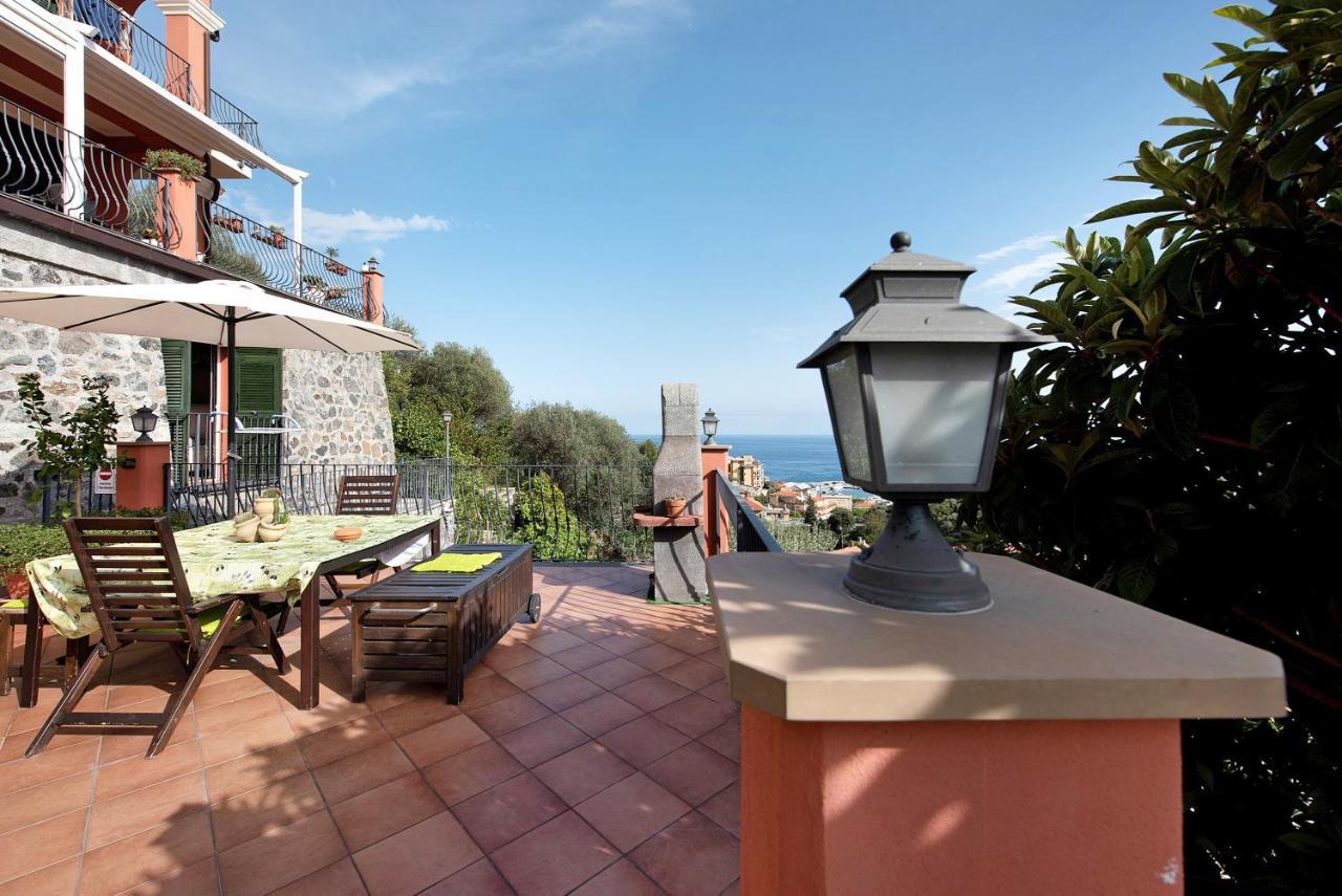 Esclusiva Terrazza Vista Porto Apartment วาราซเซ ภายนอก รูปภาพ