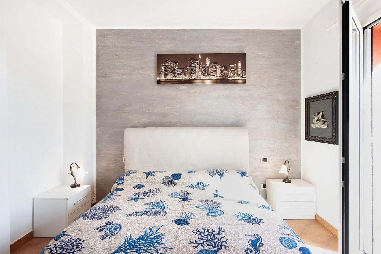 Esclusiva Terrazza Vista Porto Apartment วาราซเซ ภายนอก รูปภาพ