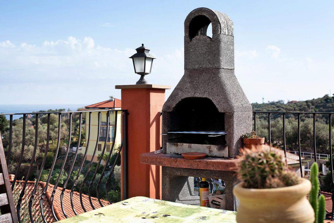 Esclusiva Terrazza Vista Porto Apartment วาราซเซ ภายนอก รูปภาพ